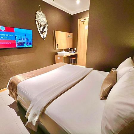 Deli Hotel Медан Екстер'єр фото
