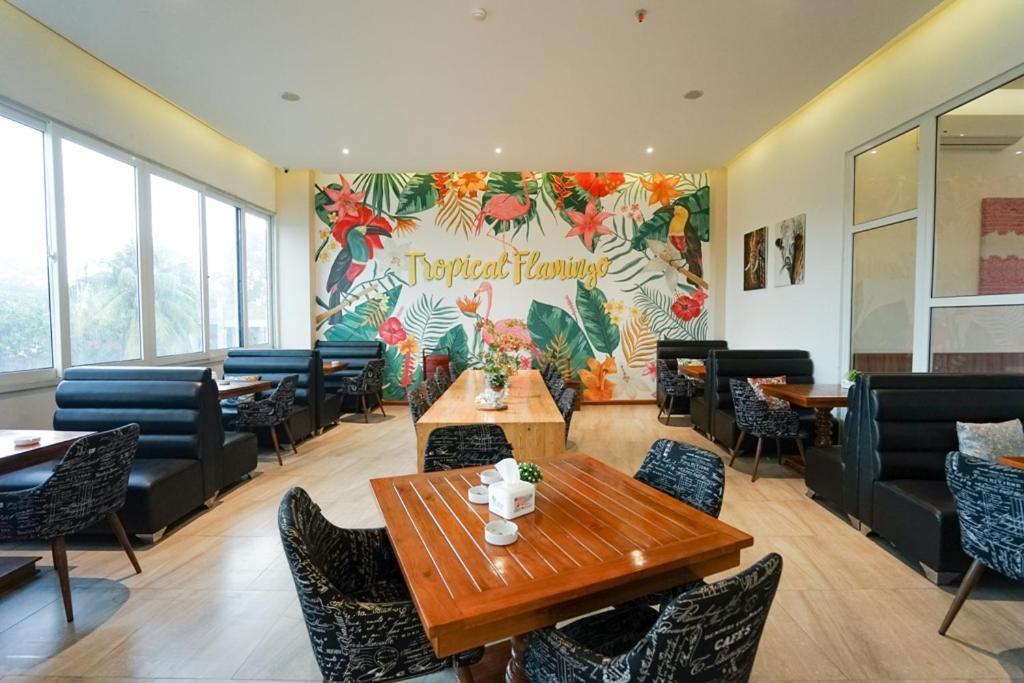 Deli Hotel Медан Екстер'єр фото