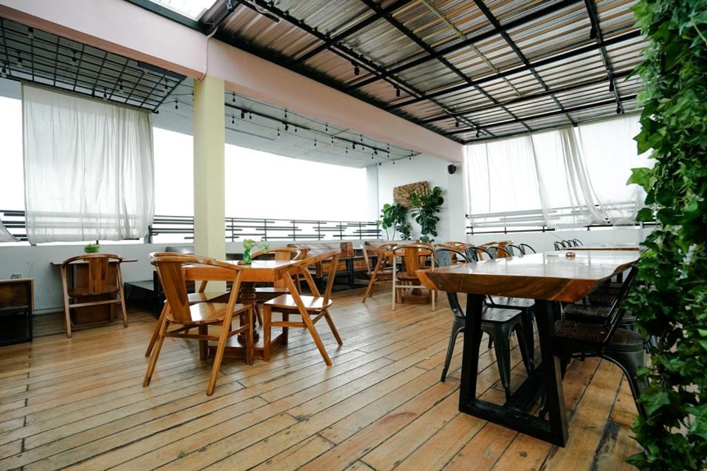 Deli Hotel Медан Екстер'єр фото