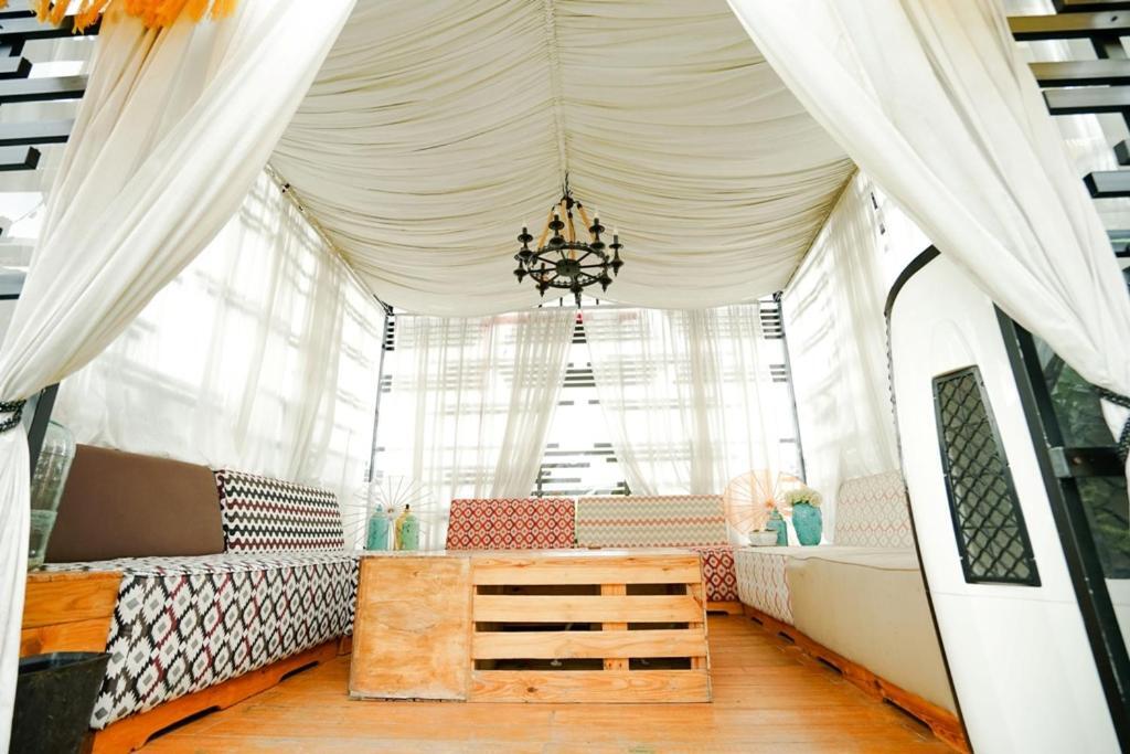 Deli Hotel Медан Екстер'єр фото